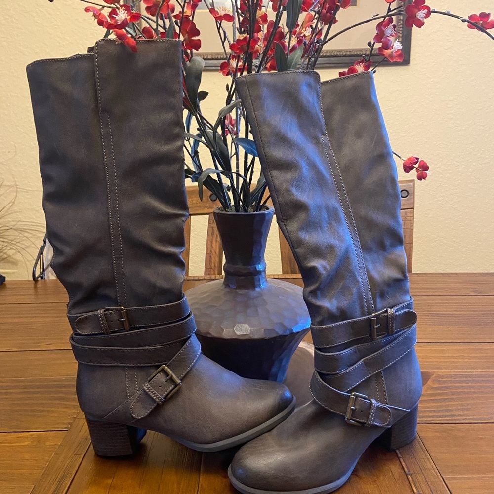 Brown Mossimo Supply Co. boots, size 9